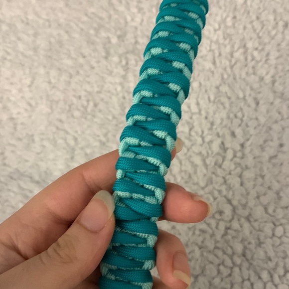 Cyan Blue and Turquoise Paracord Bracelet - Picture 9 of 14